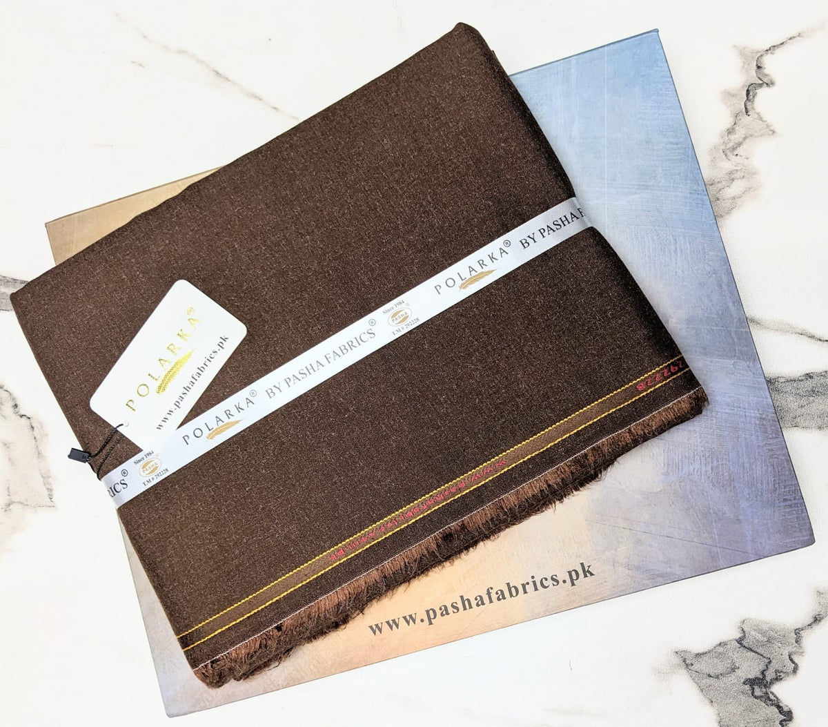 Luxurious Lambswool Fabric Texture Allow To Open